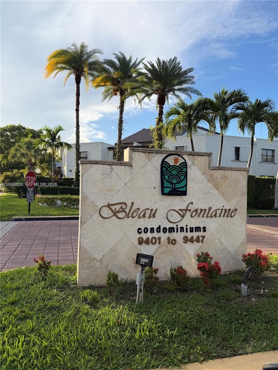 9417 Fontainebleau Blvd # 212-27, Miami, FL 33172