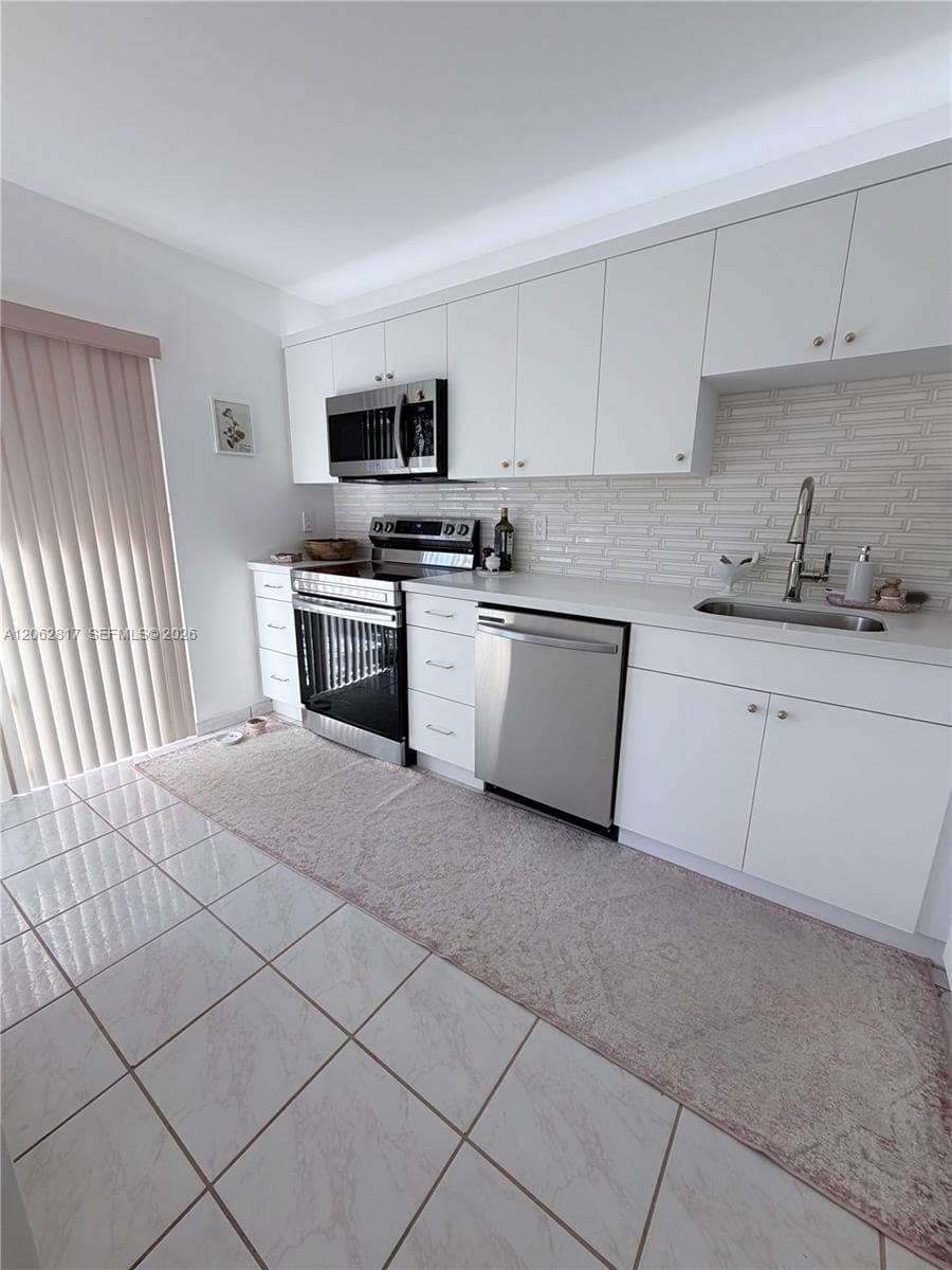 17000 NW 67th Ave # 112, Hialeah FL 33015 photo 2