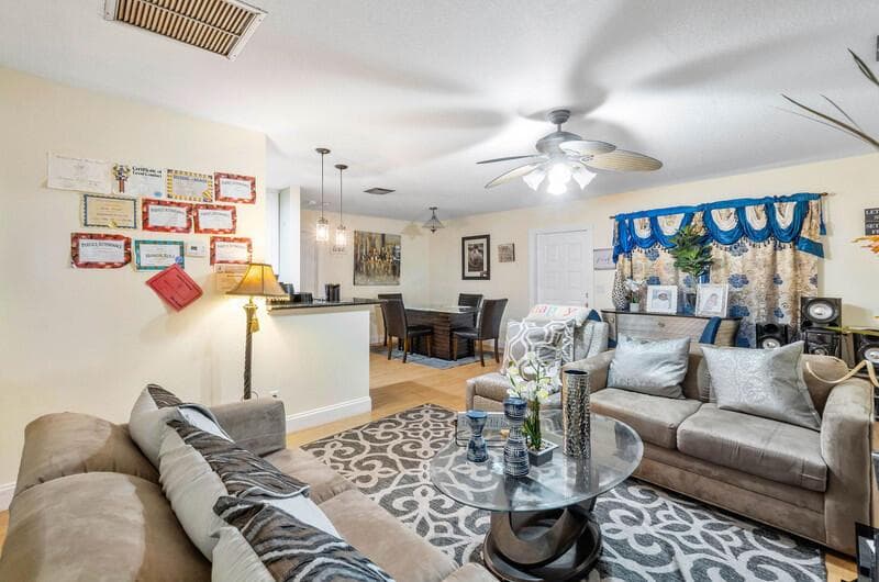 2 CROSSINGS Circle E # E, Boynton Beach FL 33435 photo 3