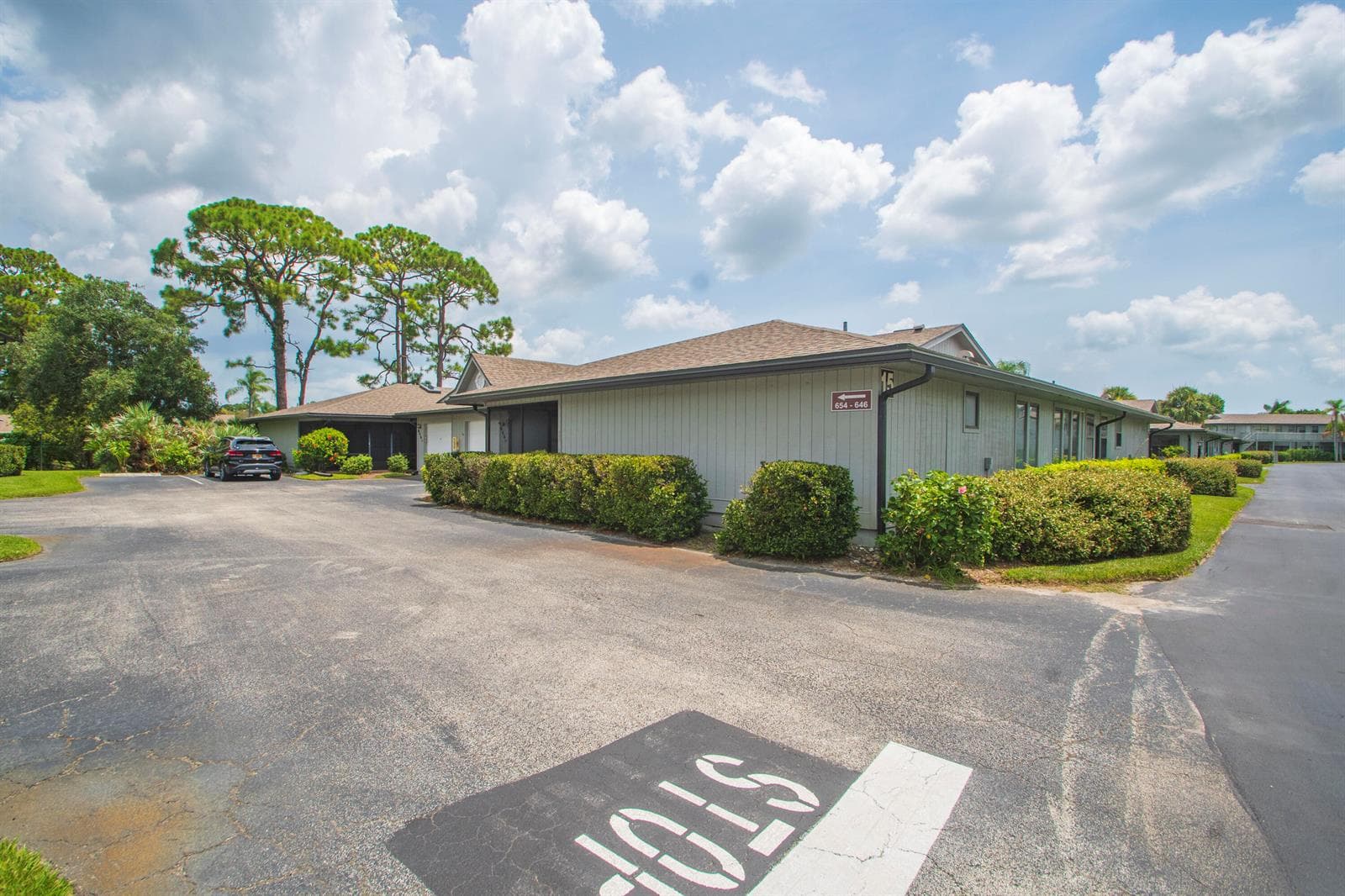 646 CENTRE SW # 102, Vero Beach, FL 32962 photo 5