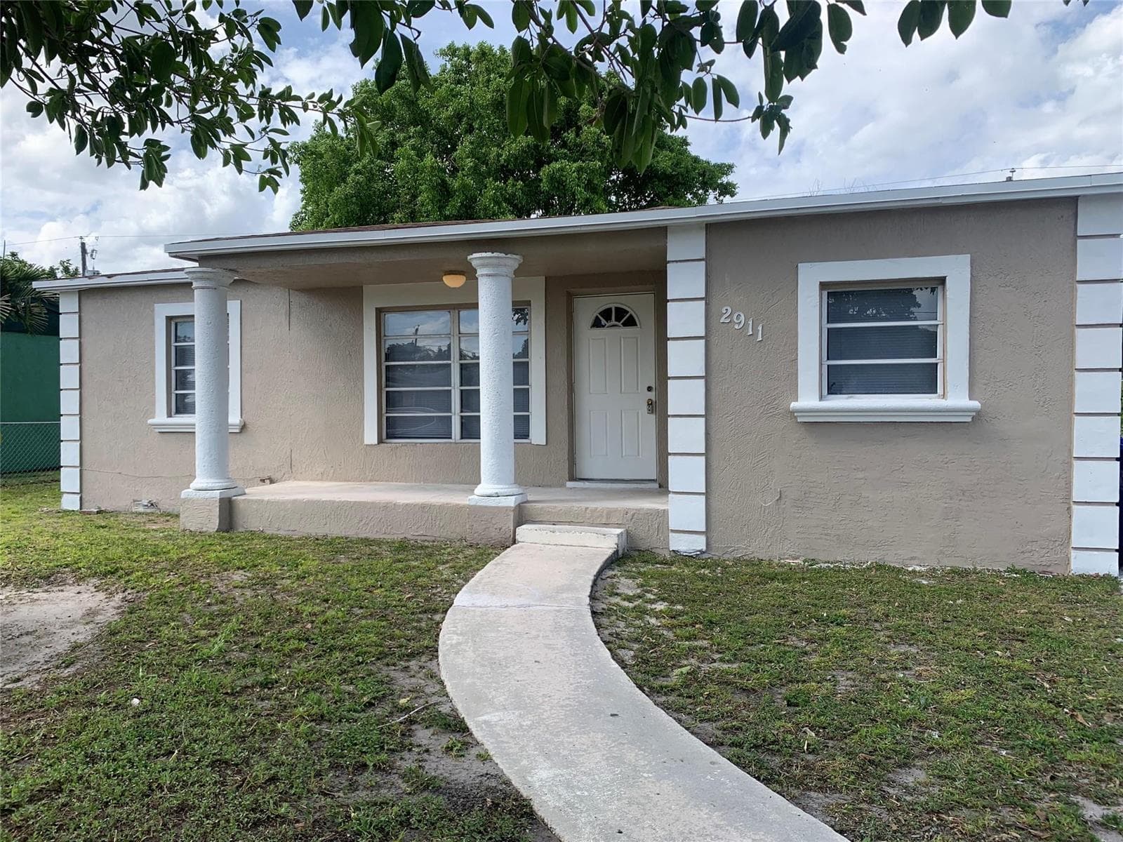2911 NW 7TH Street, Pompano Beach FL 33069