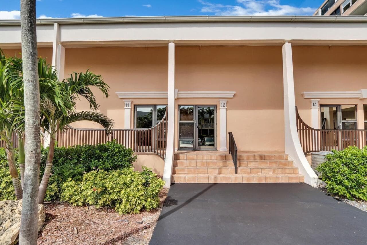 3589 S Ocean Boulevard # L12, South Palm Beach FL 33480 photo 2