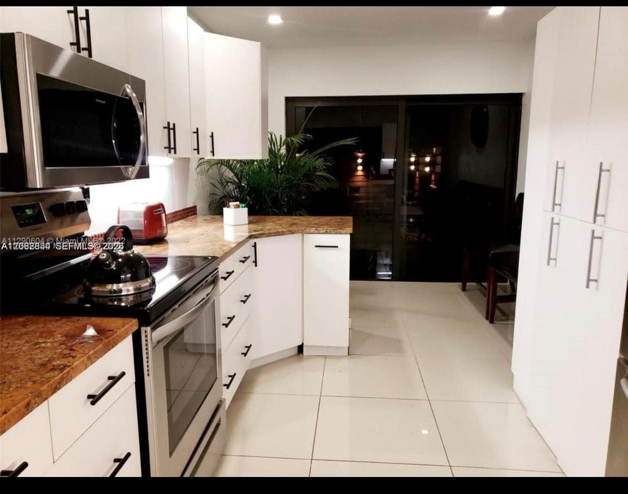 522 NE 195th St, Miami FL 33179 photo 4
