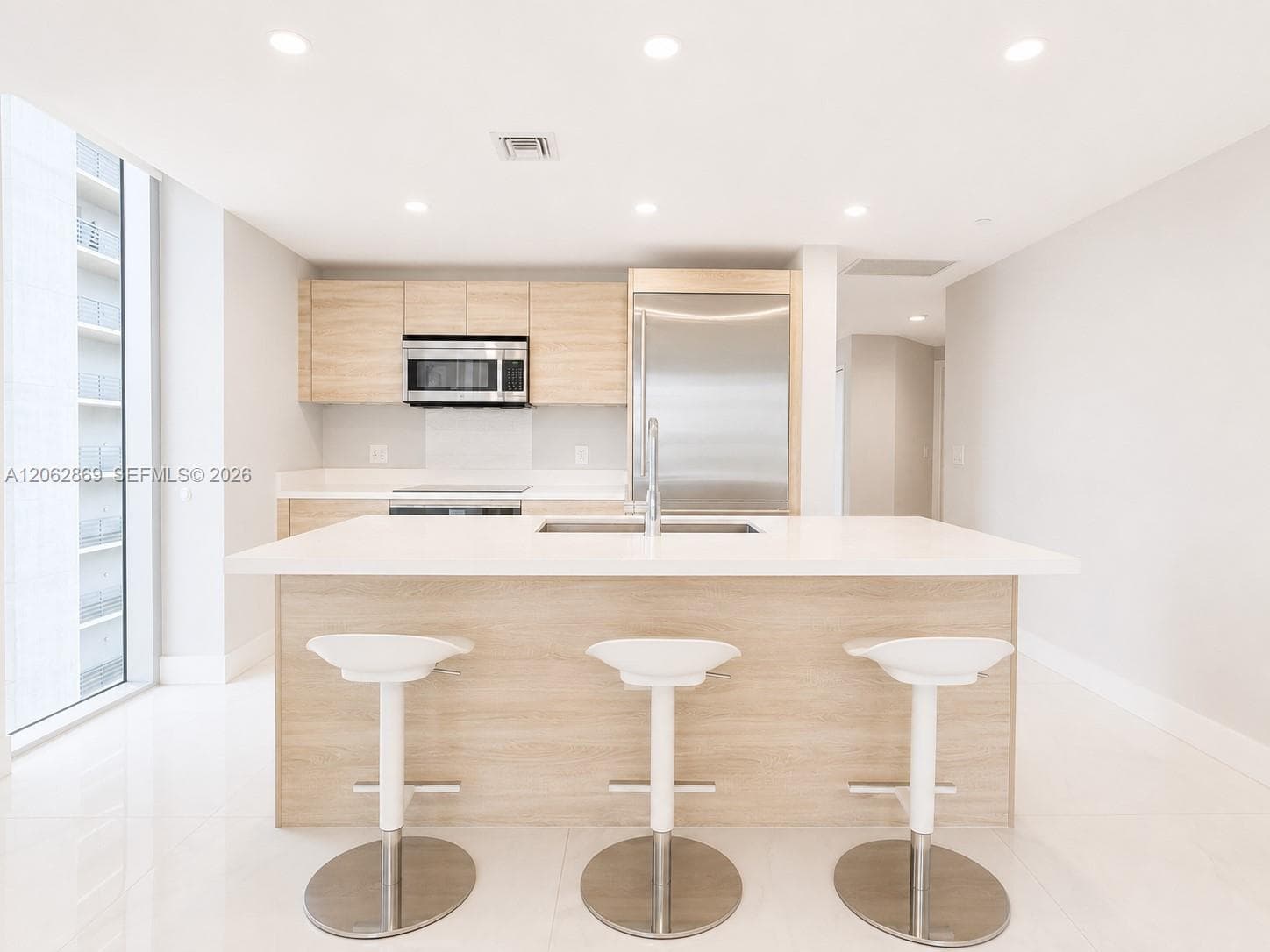16385 Biscayne Blvd # 2007, North Miami Beach FL 33160 photo 3