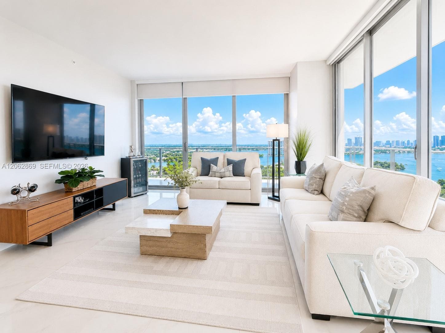 16385 Biscayne Blvd # 2007, North Miami Beach FL 33160 photo 4