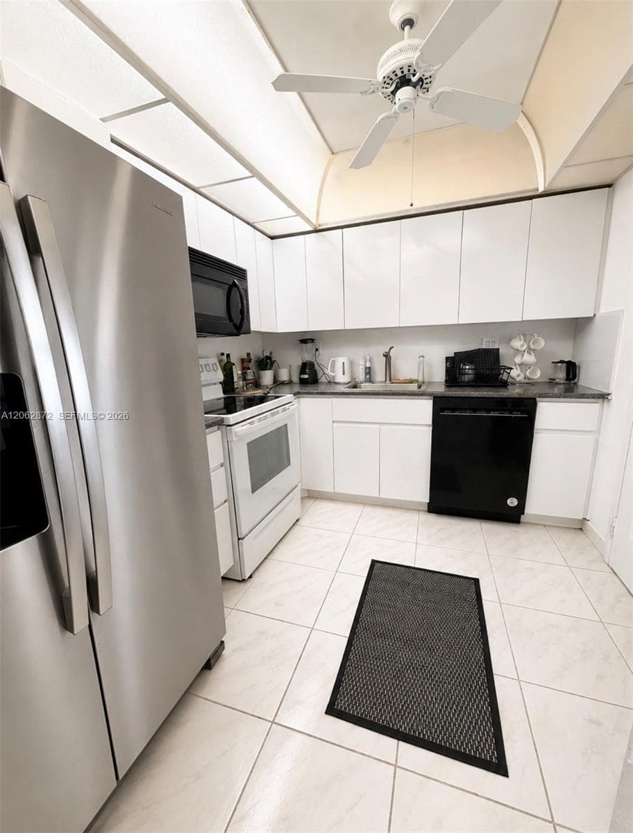 600 Three Islands Blvd # 1207, Hallandale Beach FL 33009 photo 3