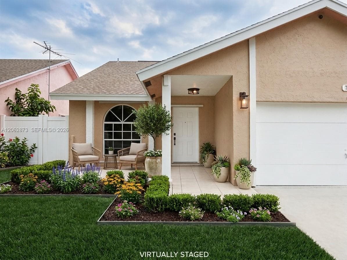 7927 NW 50th St, Lauderhill FL 33351