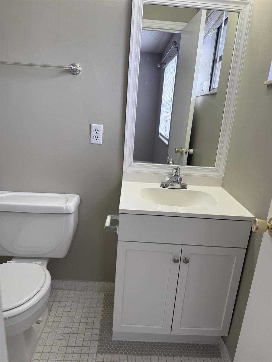 1409 LAKE Avenue # 6, FL 33460 photo 5