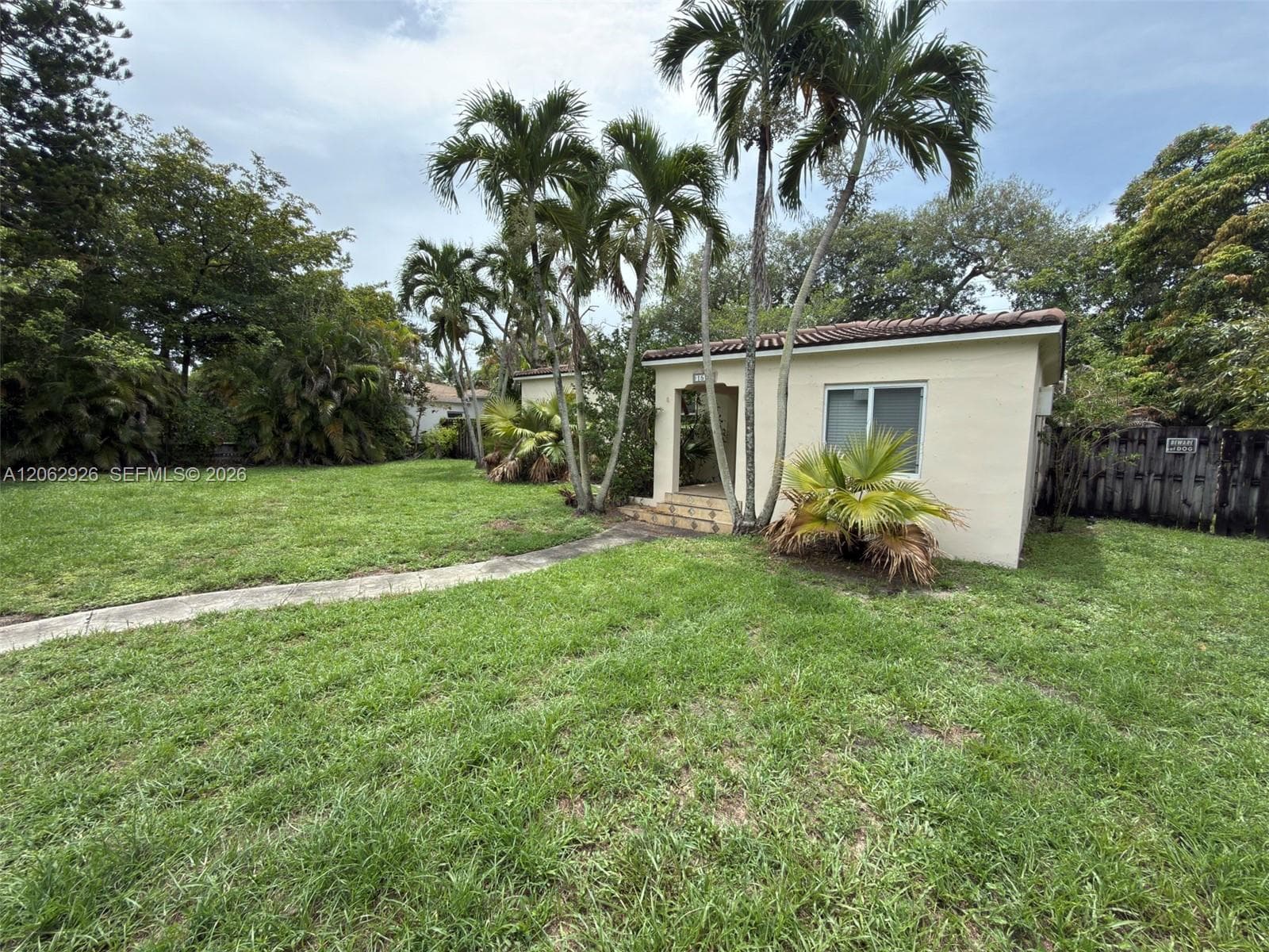 1510 Dewey St, Hollywood FL 33020 photo 2