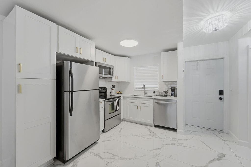 809 W Oakland Park Boulevard # K2, Oakland Park FL 33311 photo 2