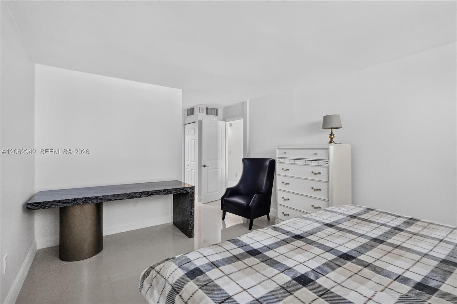 4000 NE 170th St # 606, North Miami Beach FL 33160 photo 2