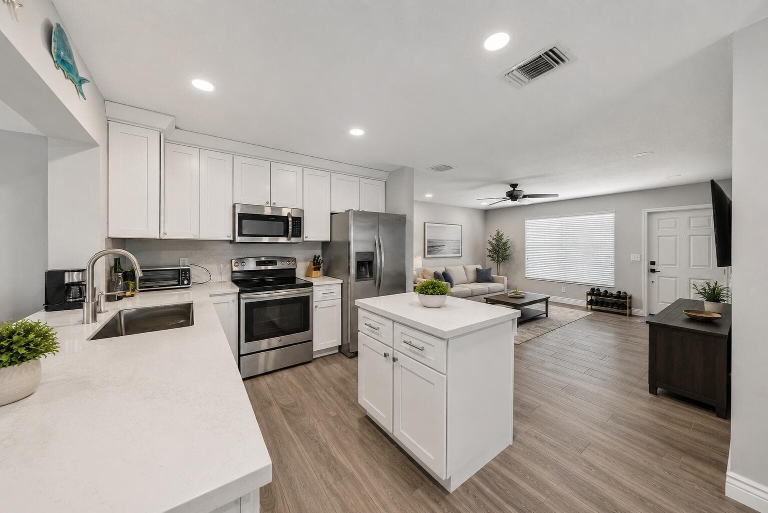 121 NE 55TH Street, Oakland Park FL 33334 photo 3
