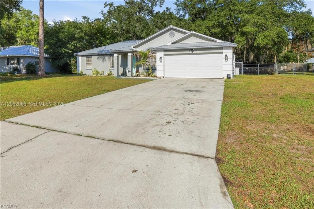 4022 E Sunflower Circle, La Belle FL 33935 photo 2