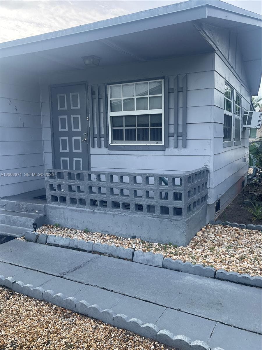 2311 NW 27th Ter, Fort Lauderdale FL 33311 photo 2