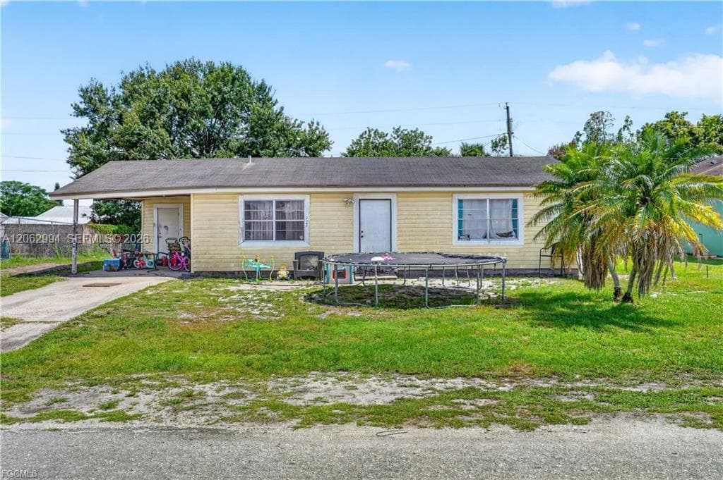 1132 Kentucky Ave, Clewiston FL 33440
