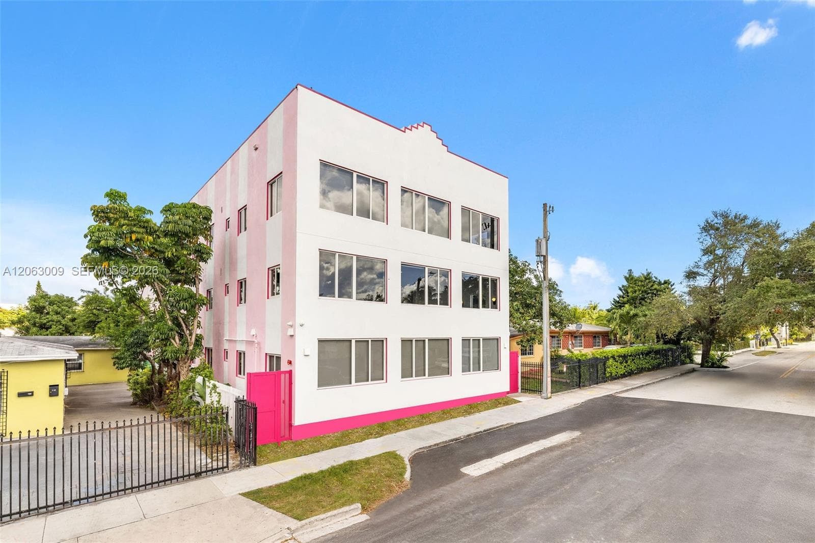 315 NW 32 ST # 303, Miami, FL 33127