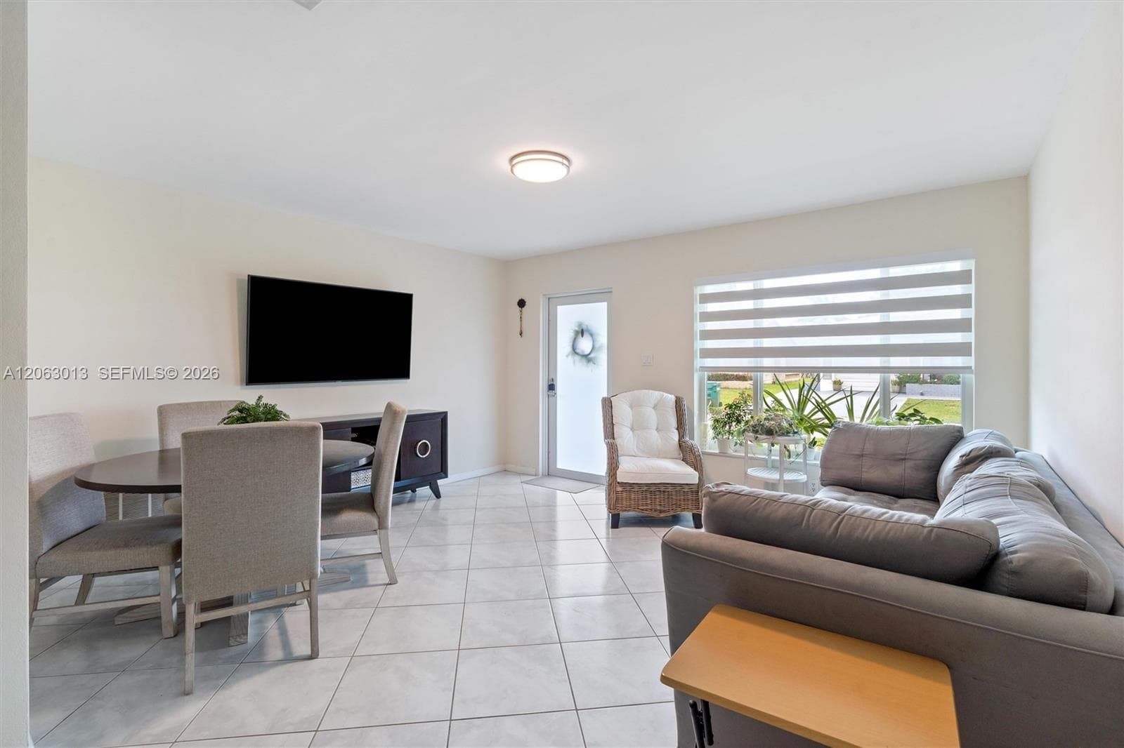 5713 NW 87th Ave, Tamarac FL 33321 photo 2