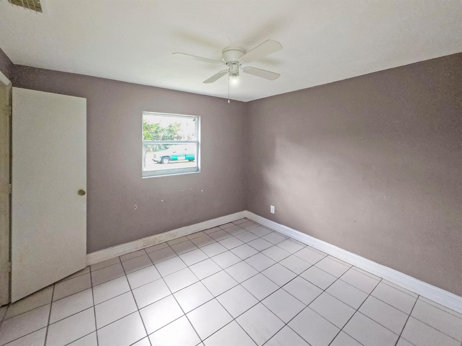 715 N 10TH Street, Fort Pierce FL 34950 photo 3