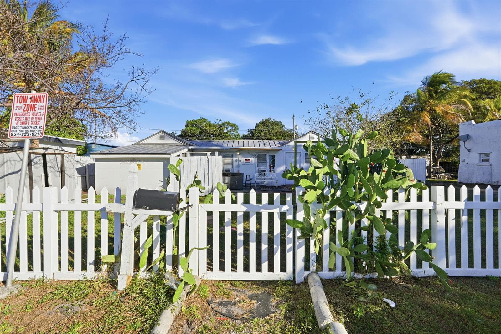 230 SW 14th Street, Dania Beach FL 33004 photo 2
