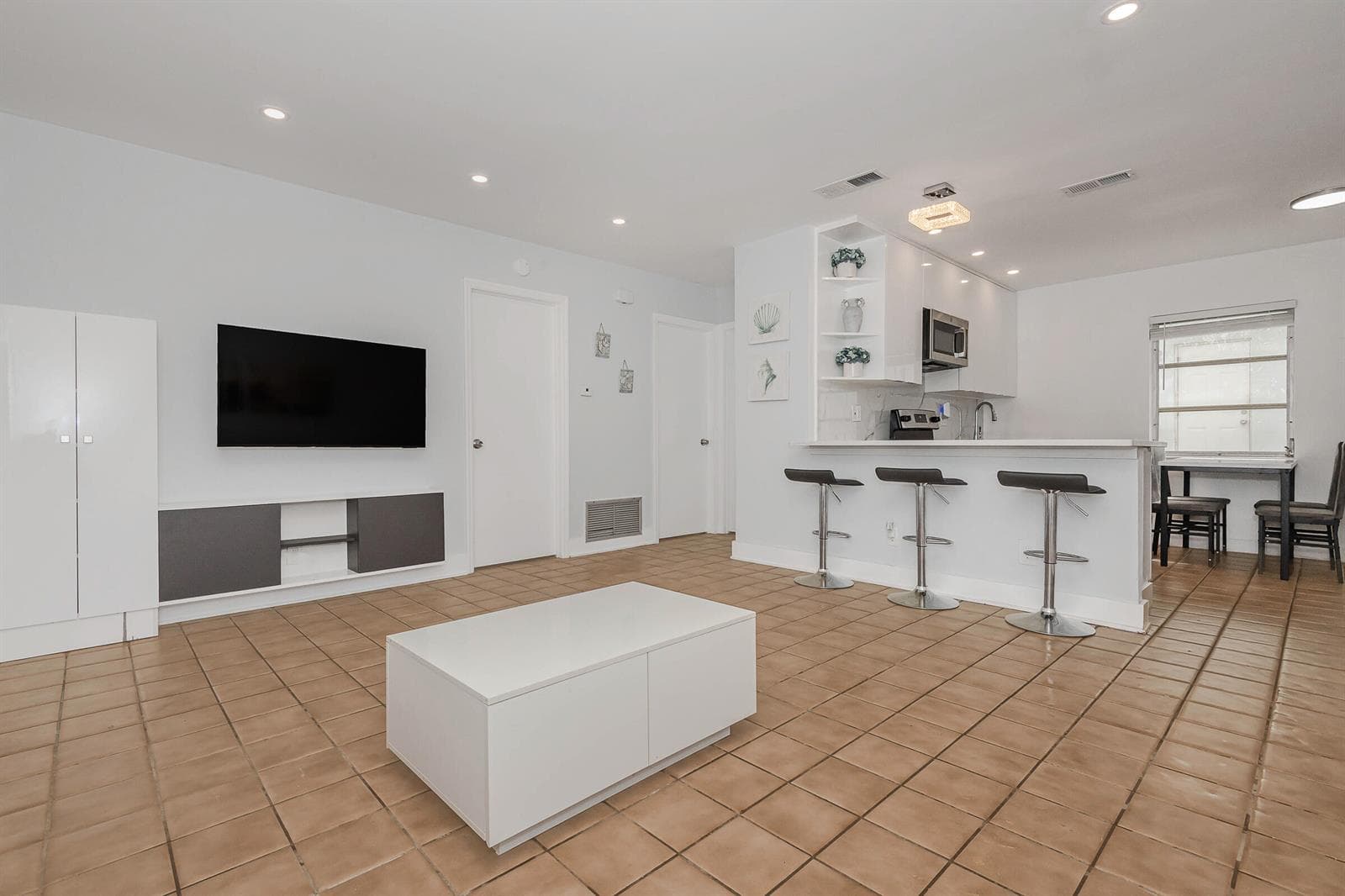 2275 SE 6th Street Unit 2, Pompano Beach FL 33062 photo 4