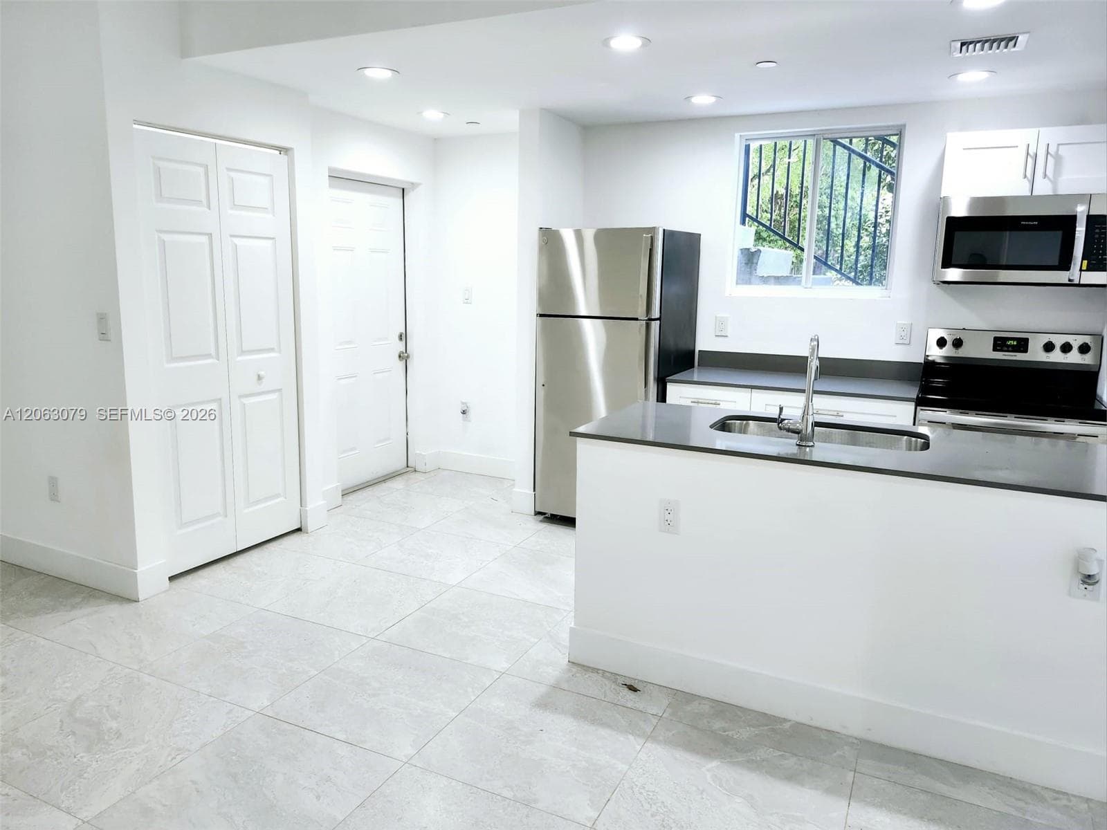 580 NW 34th St # 1, Miami, FL 33127 photo 3