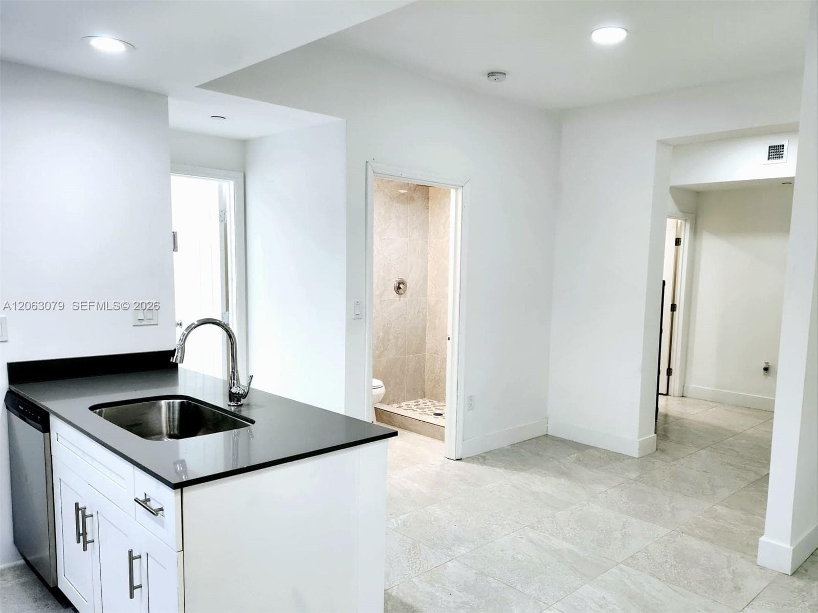 580 NW 34th St # 1, Miami, FL 33127 photo 4