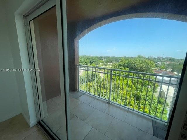 6315 SW 8th St # 605, Miami, FL 33144 photo 2