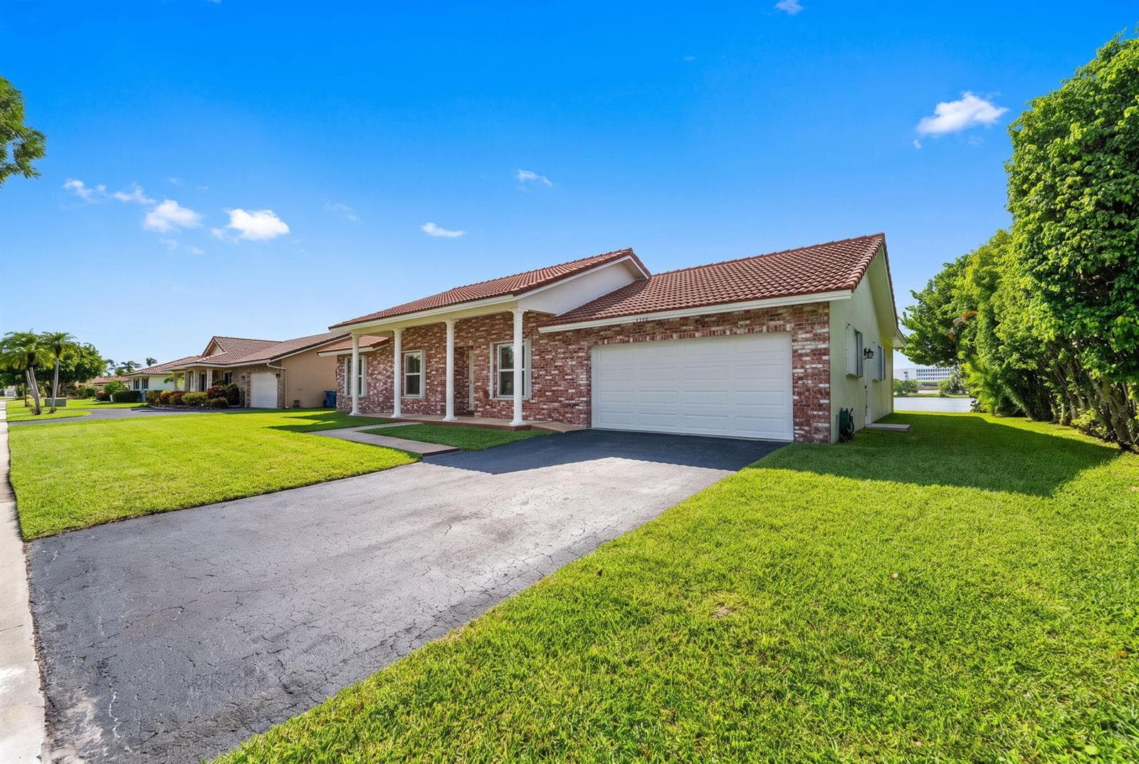905 NW 133RD Avenue, Sunrise FL 33325 photo 4