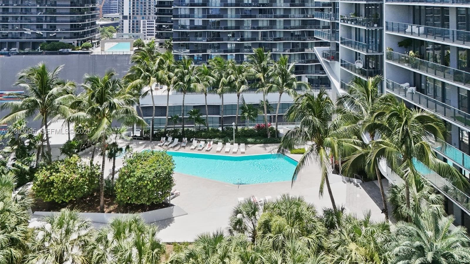 88 SW 7th St # 2307, Miami FL 33130 photo 4
