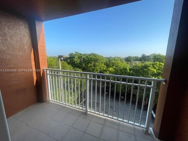 6315 SW 8th St # 401, Miami, FL 33144 photo 2