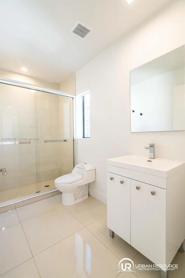 1971 Bay Dr # 124, Miami Beach FL 33141 photo 5