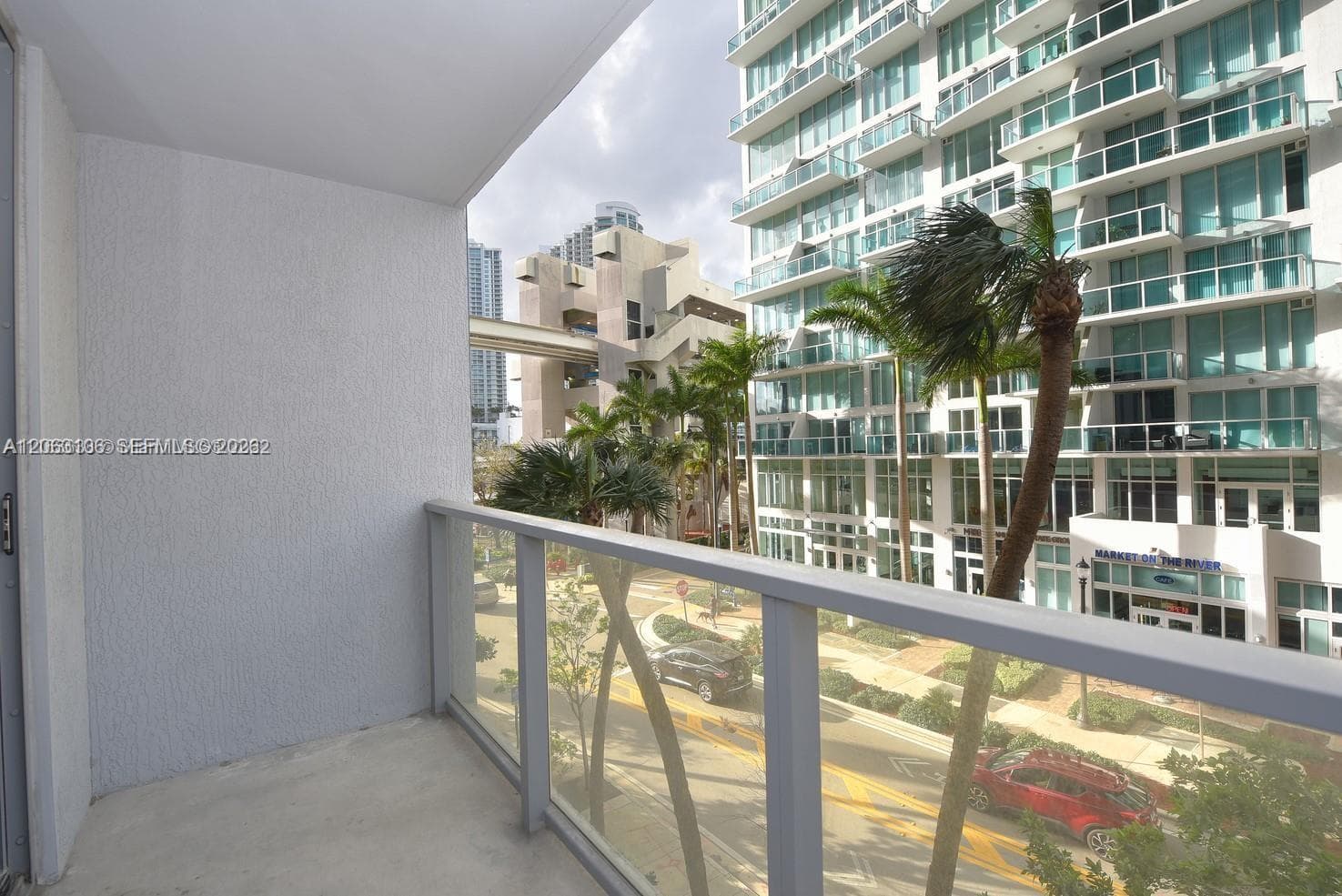 31 SE 6th St # 406, Miami FL 33131 photo 4