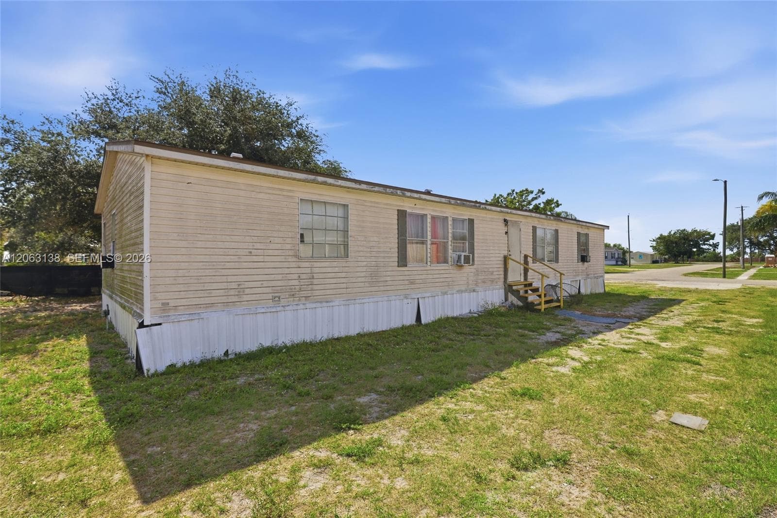 741 Alabama Ave, Clewiston FL 33440 photo 2