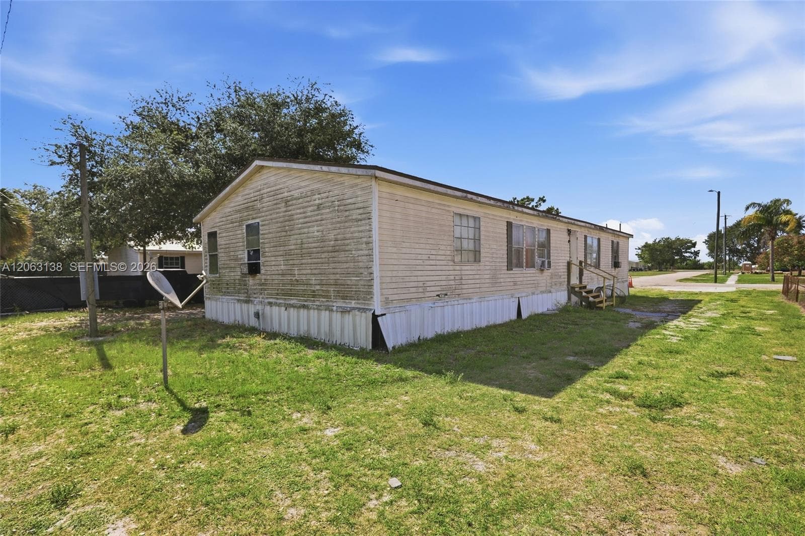 741 Alabama Ave, Clewiston FL 33440 photo 4