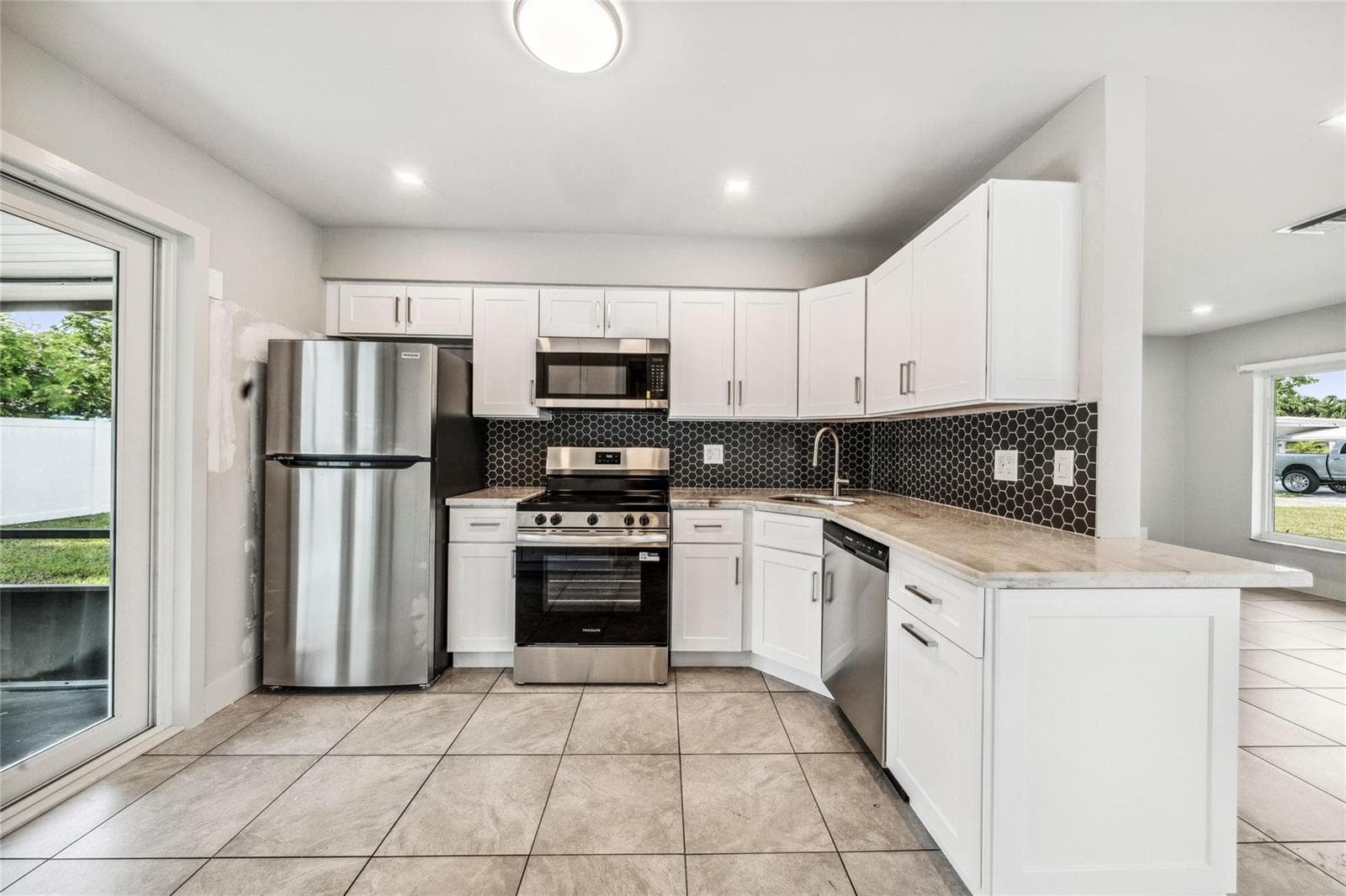 4800 NE 4th Avenue, Fort Lauderdale FL 33334 photo 3