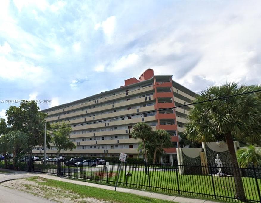 1770 NE 191st St # 204-1, Miami, FL 33179 photo 3