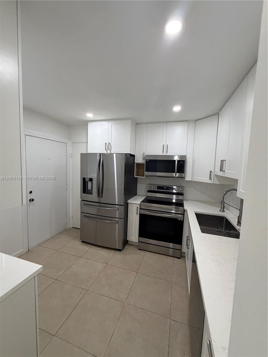 873 NE 195th St # 107, Miami FL 33179 photo 2
