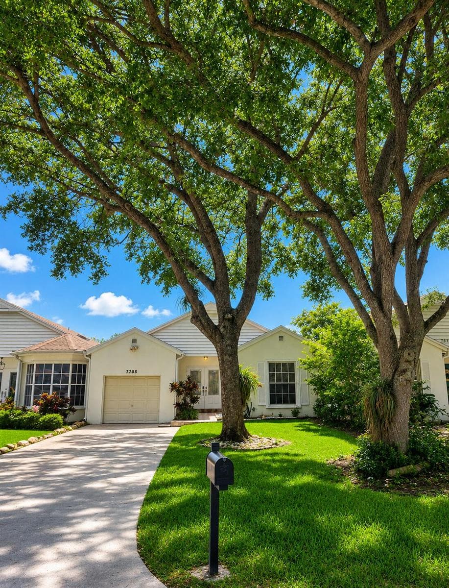 7705 FOREST GREEN Lane, Boynton Beach FL 33436