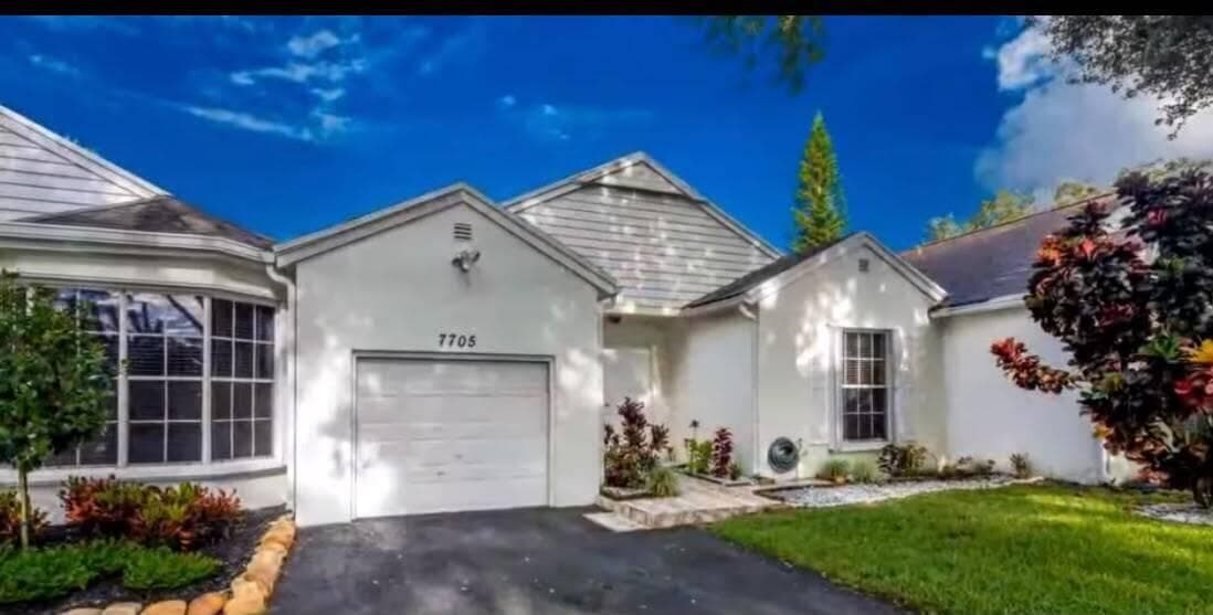 7705 FOREST GREEN Lane, Boynton Beach FL 33436 photo 4