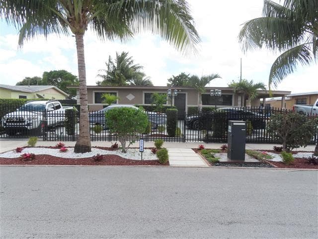 3760 NW 197th St # 1, Miami Gardens FL 33055