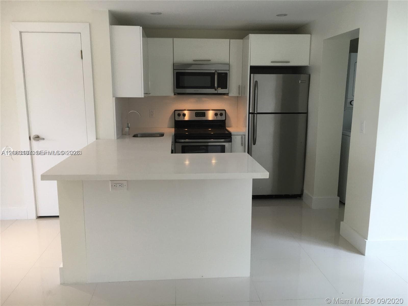 1620 Bay Rd, Miami Beach FL 33139 photo 4