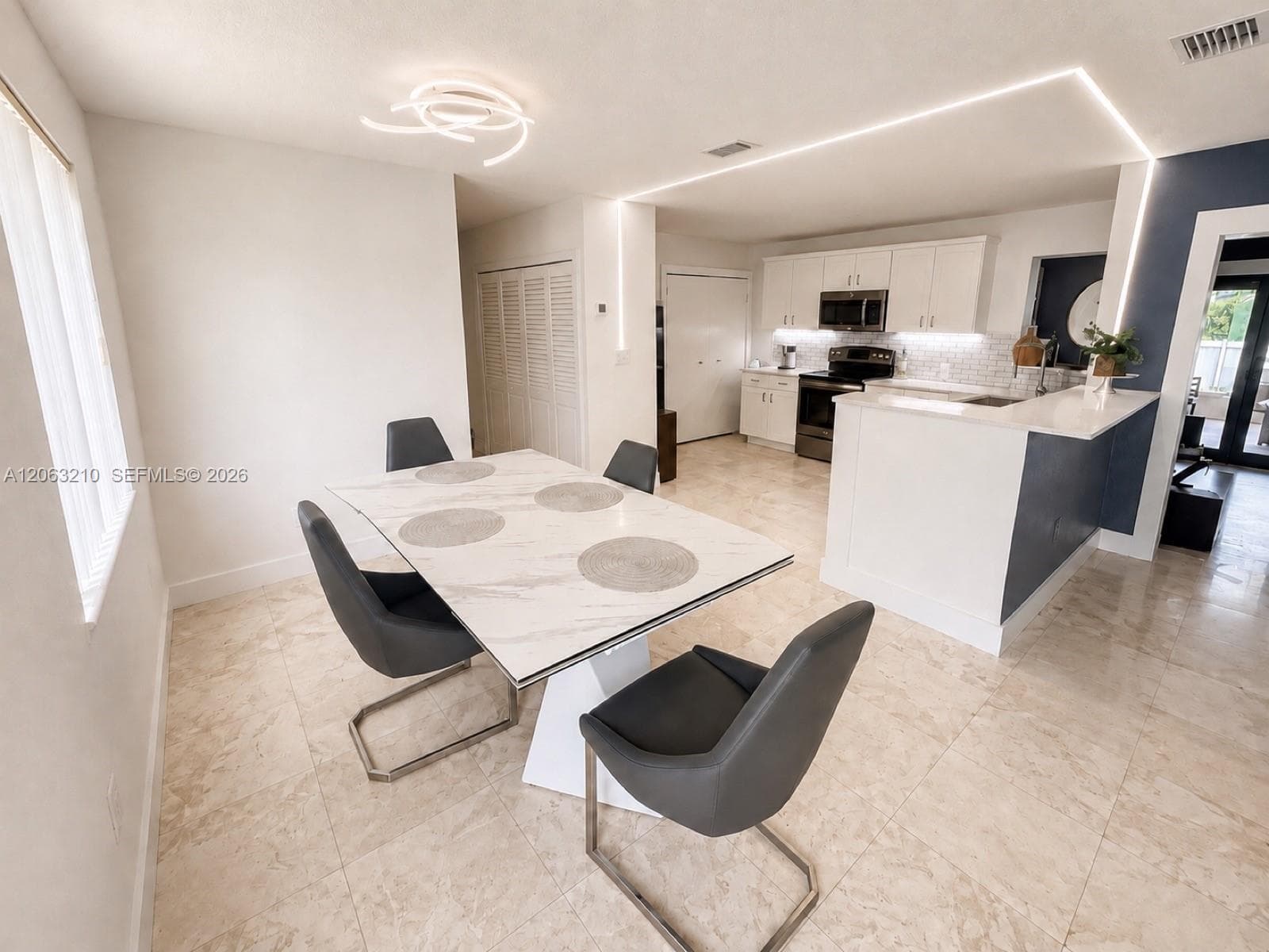 18150 NW 82nd Ave, Hialeah FL 33015 photo 5