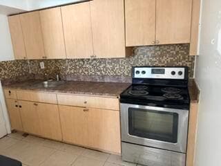 2285 NE 172nd Street # 15, North Miami Beach FL 33160 photo 2