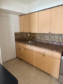 2285 NE 172nd Street # 15, North Miami Beach FL 33160 photo 4