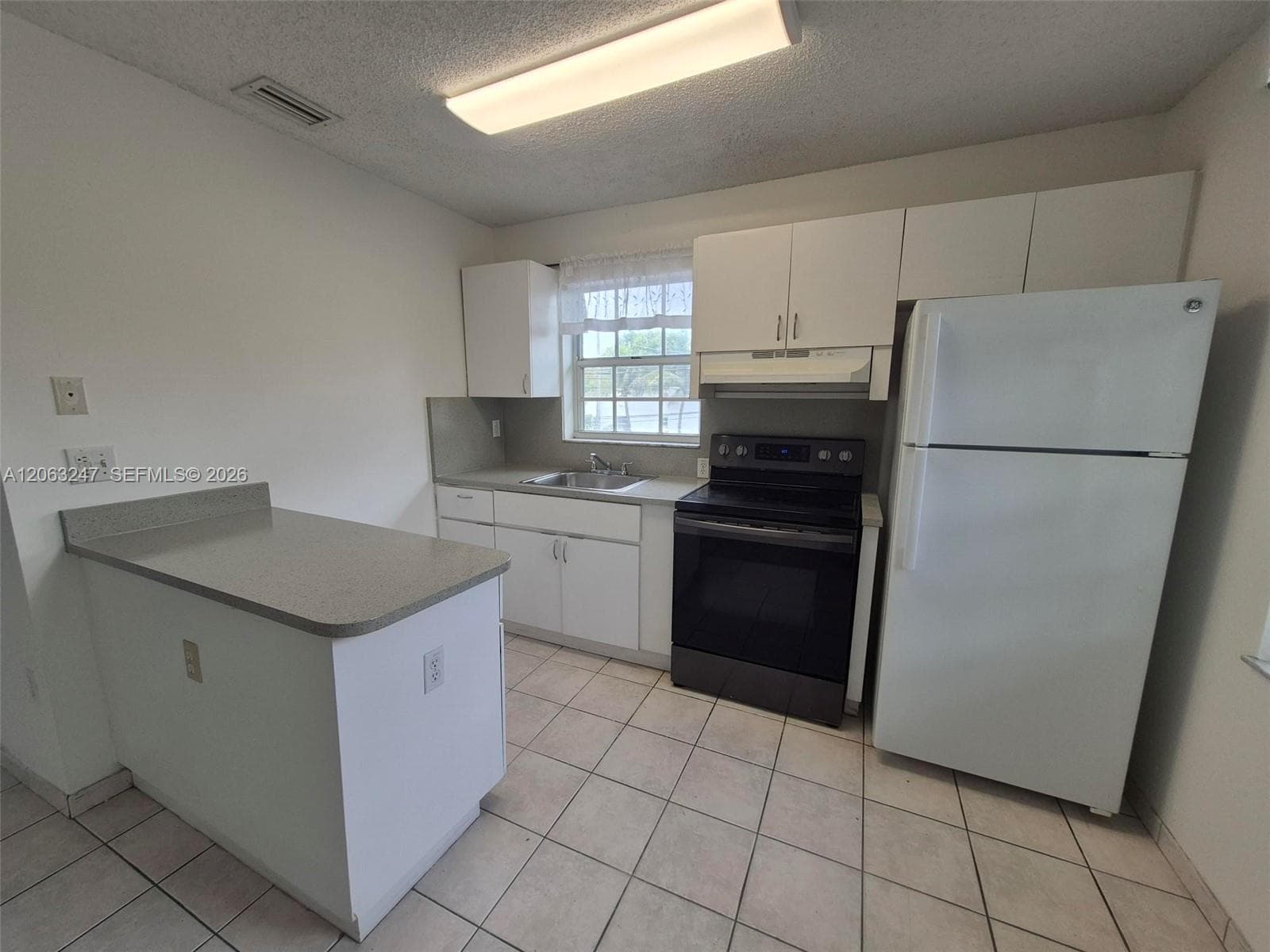 1366 SW 4th St # 3, Miami, FL 33135 photo 4