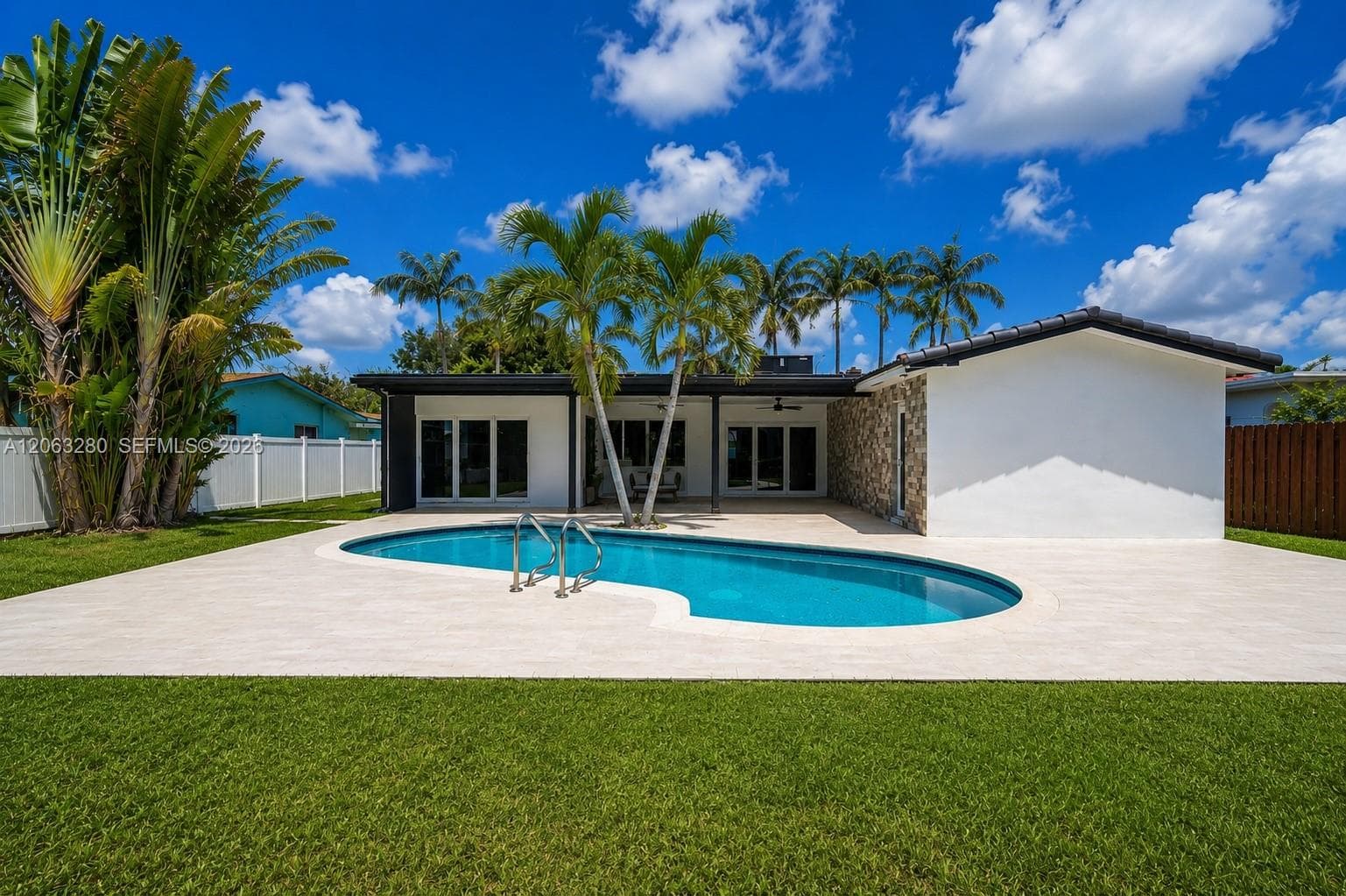 5424 Garfield St, Hollywood FL 33021 photo 4