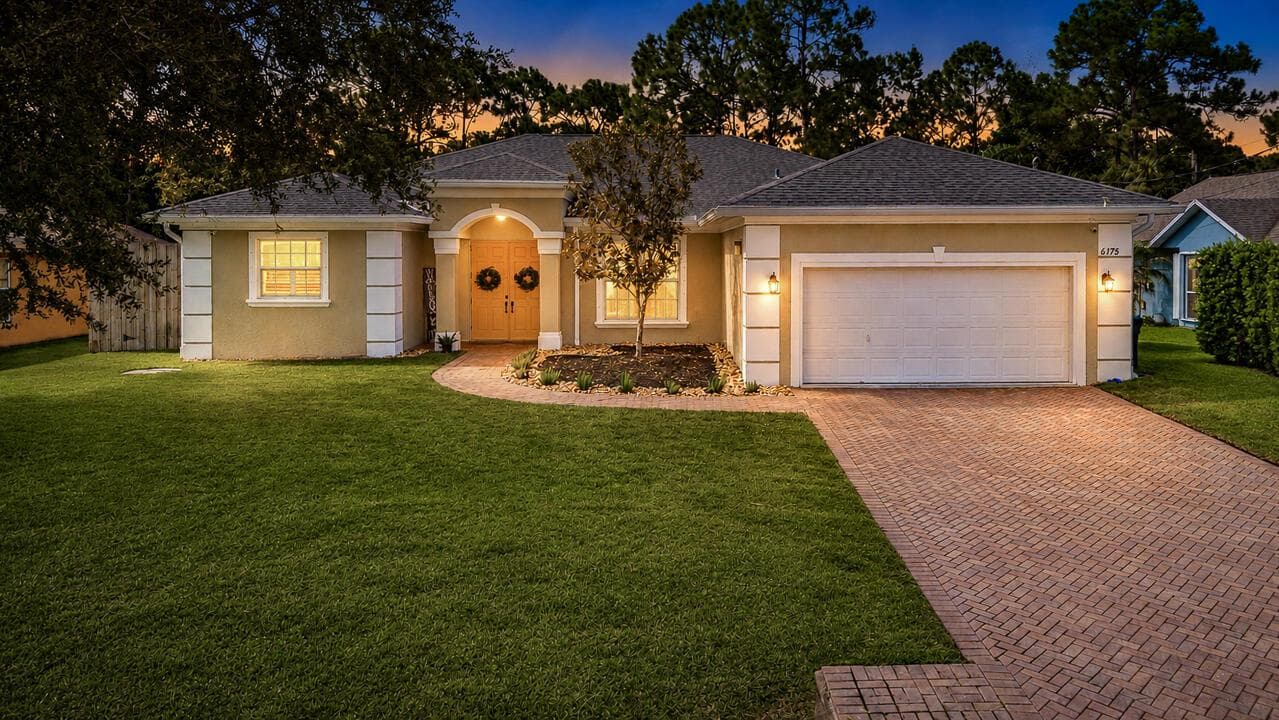 6175 NW EAST DEVILLE Circle, Port St. Lucie FL 34986 photo 2