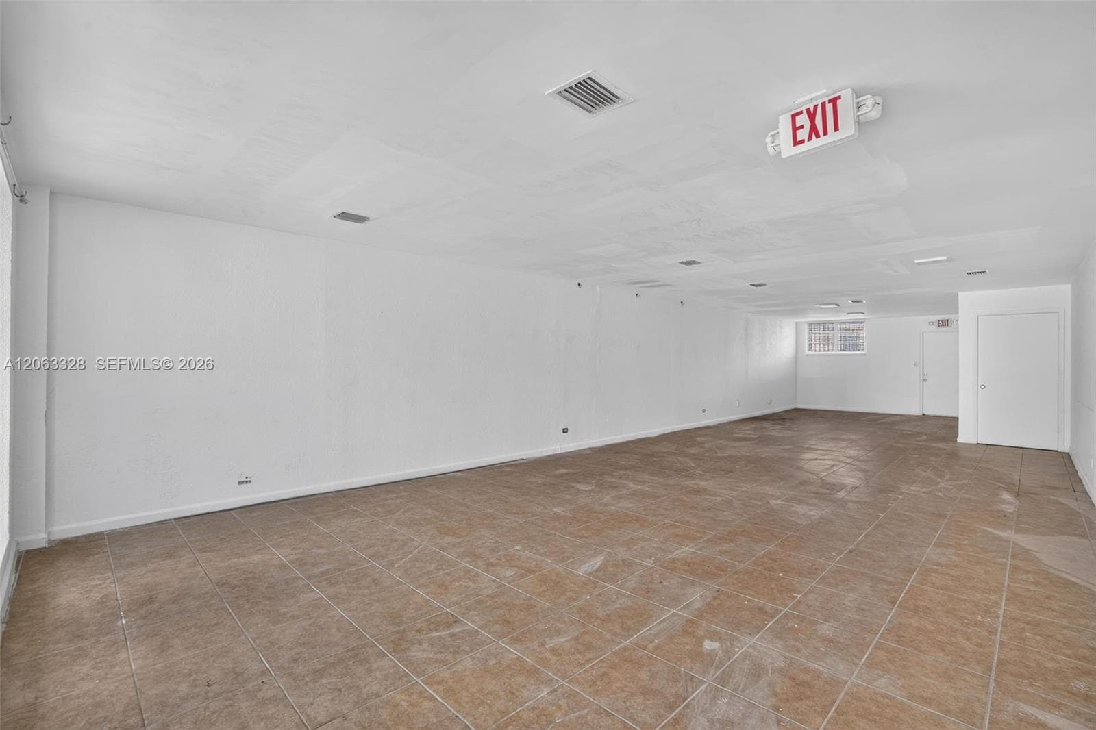 180 Hialeah Dr, Hialeah FL 33010 photo 4