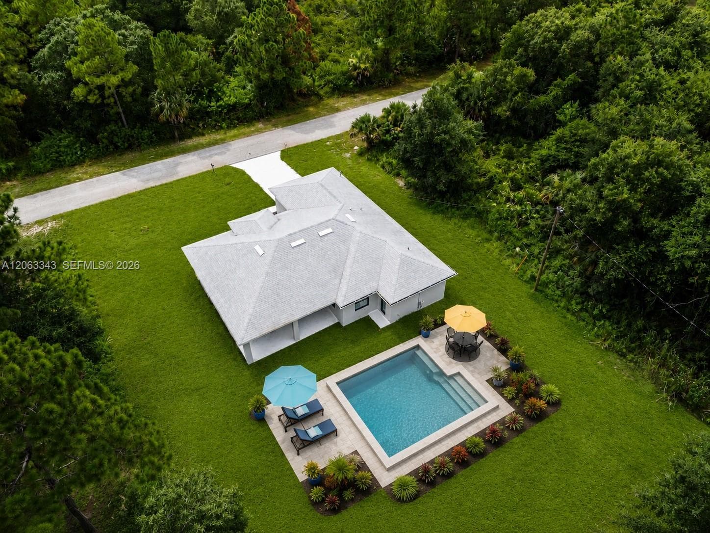 516 DAYTON AVE, Lehigh Acres FL 33972 photo 2