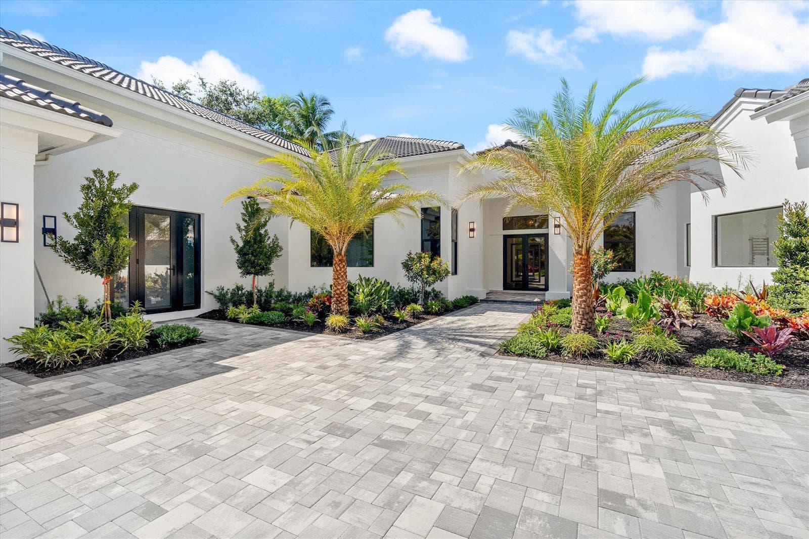 2525 Seminole Circle, West Palm Beach FL 33409 photo 4